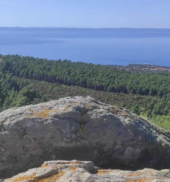 Sithonias Hickings :      Peter's Rock - Parthenonas -  Itamos peak - Tourles peak - Porto Koufo - Kannons