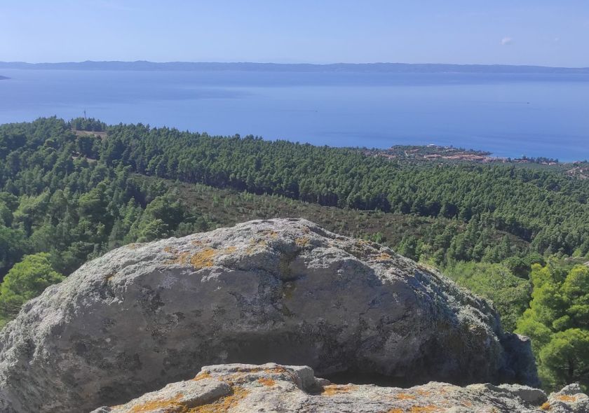 Sithonias Hickings :      Peter's Rock - Parthenonas -  Itamos peak - Tourles peak - Porto Koufo - Kannons